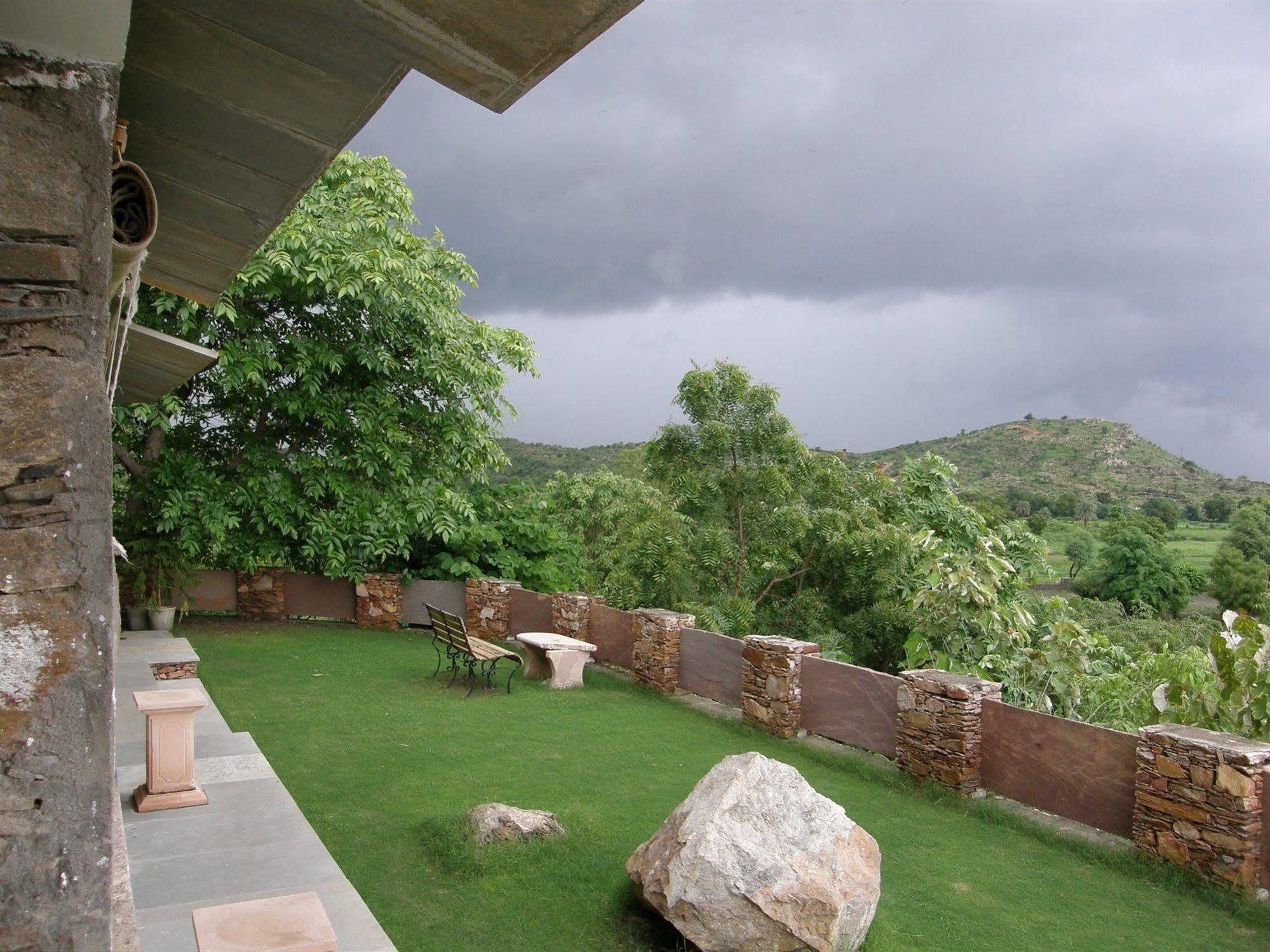 Devra Udaipur Hotel Buitenkant foto
